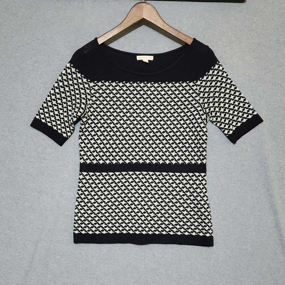 New York & Company Houndstooth Patterned Short Sleeved Top